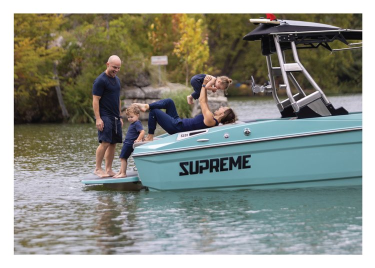 Christmas Card Photoshoot on Lake Austin